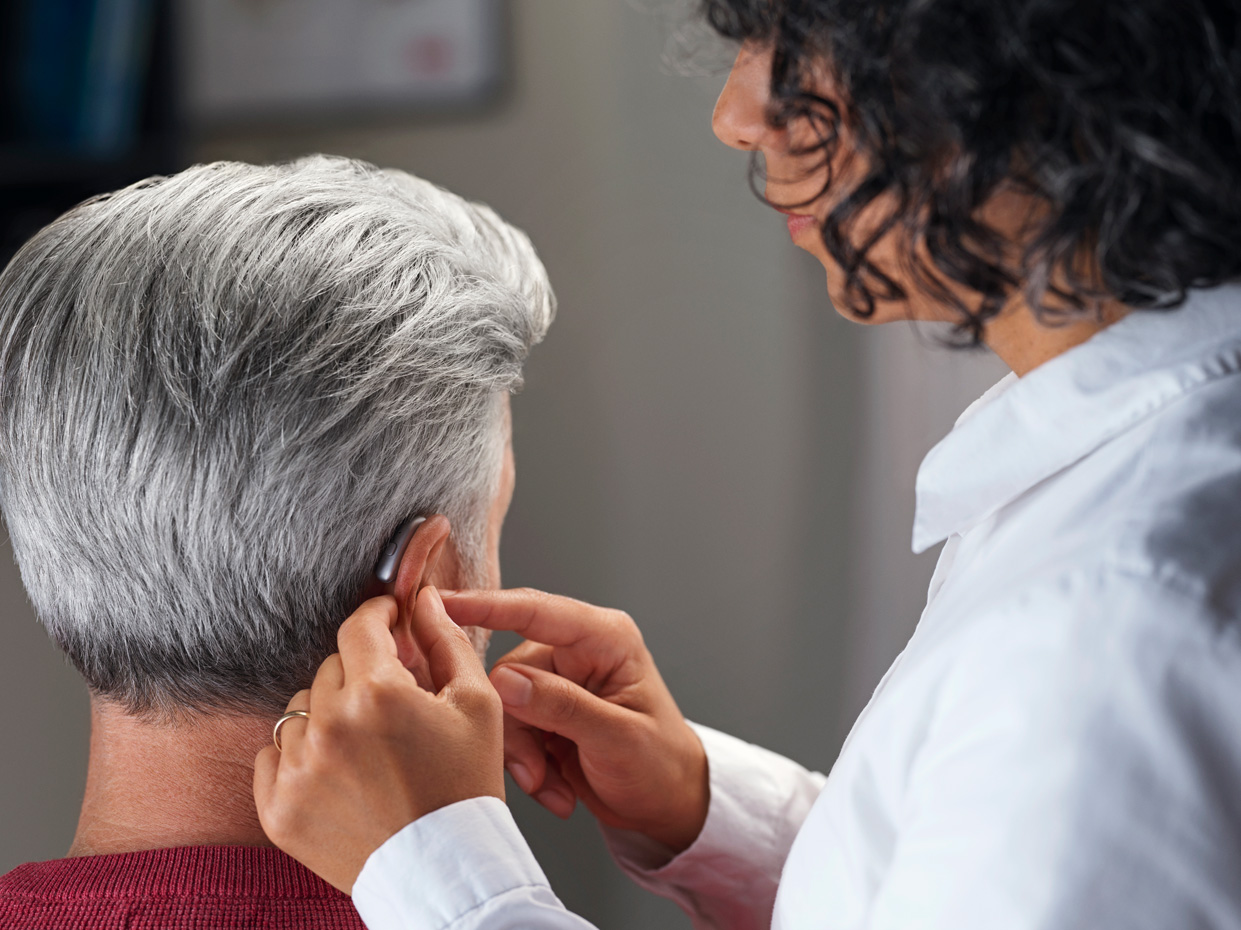 RS_OMNIA_audiologist_ear_miniRIE_0217 RS_OMNIA_audiologist_ear_miniRIE_0217